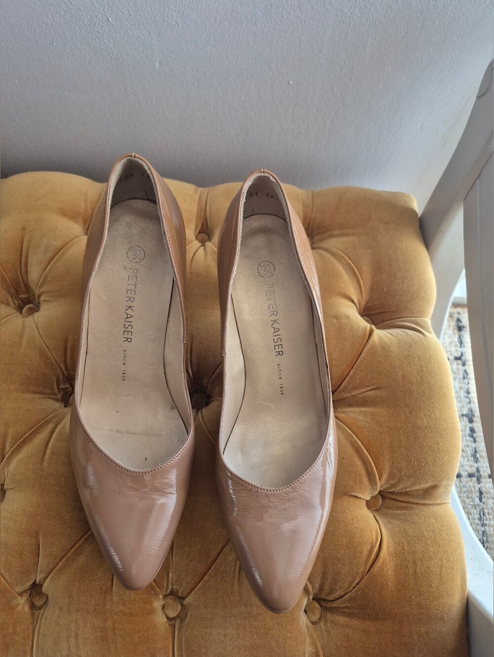Peter Kaiser Germany Nude Camel Patent Leather Pointed Toe Pumps Heels 9